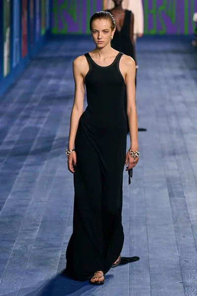 Look 13